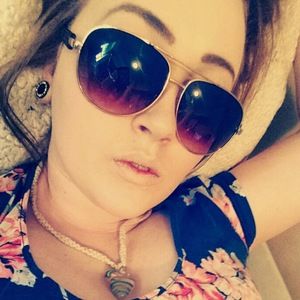 Meet your Posher, Leah